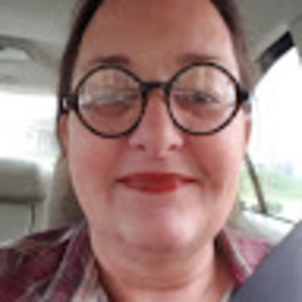 Meet your Posher, Dee